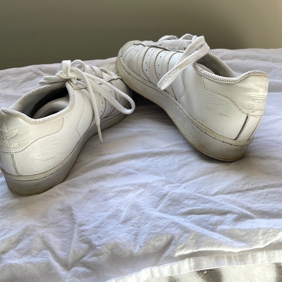 Adidas classic shell tops All White size 5 Childrens - Picture 2 of 10